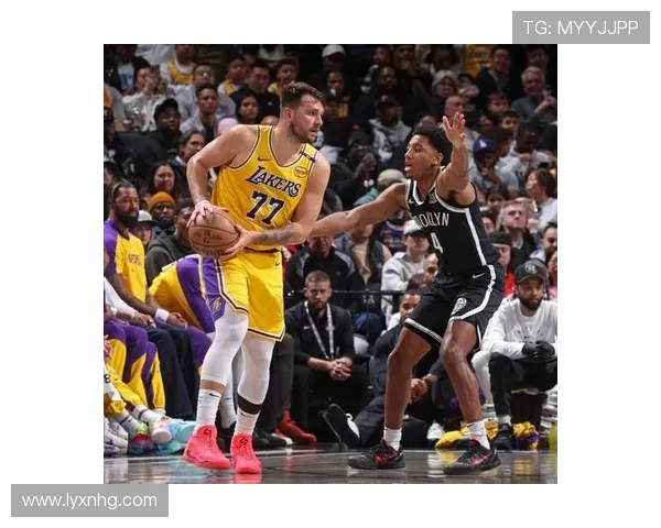 湖记狂喜高呼当你拥有文森特还要什么东契奇詹姆斯和里夫斯