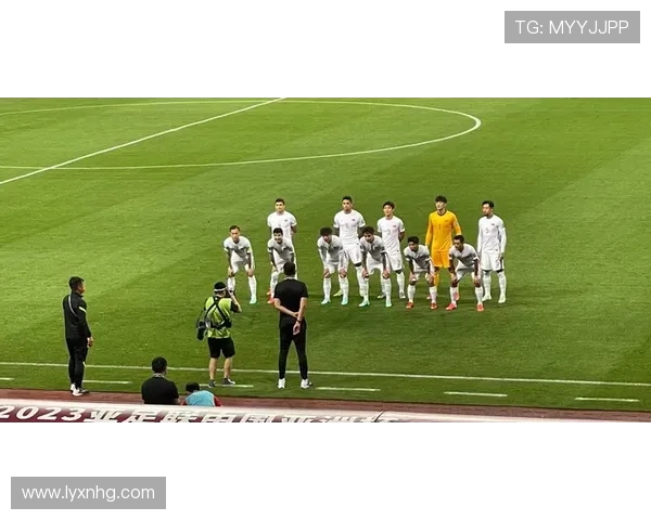 季后赛首战大胜 德保罗社媒热情庆祝胜利并加油助阵