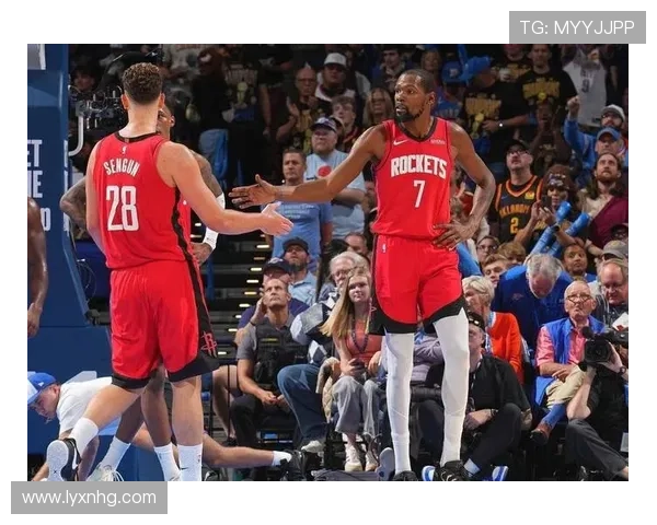 奥萨尔汤普森钉板大帽神勇封盖吉迪上篮与休城阿门谁更胜一筹 奥萨尔汤普森钉板大帽神勇封盖吉迪上篮与休城阿门谁更胜一筹